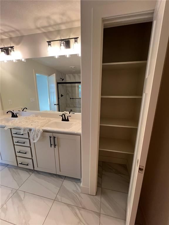 Photo 13 of 24 - 2312 Larkspur Lane