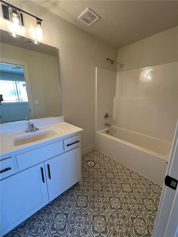 Photo 16 of 24 - 2312 Larkspur Lane