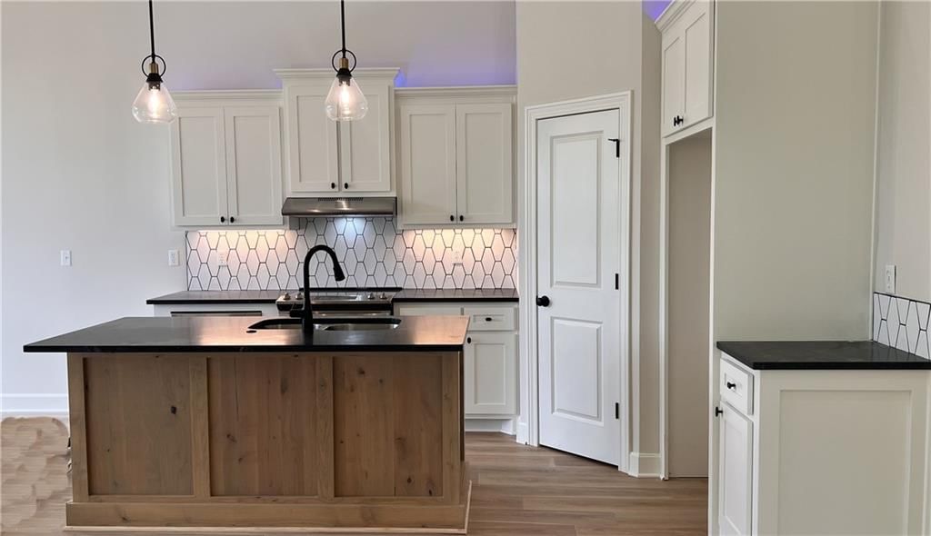 22312 W 76th Street — photo 10
