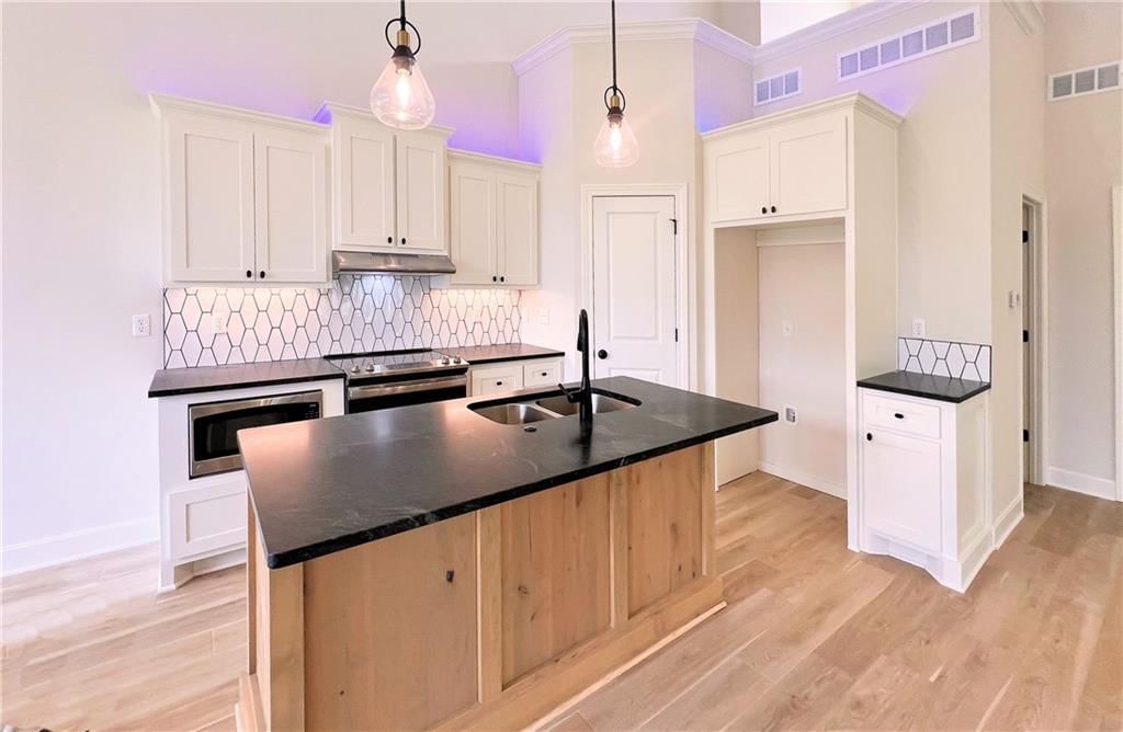 22312 W 76th Street — photo 15