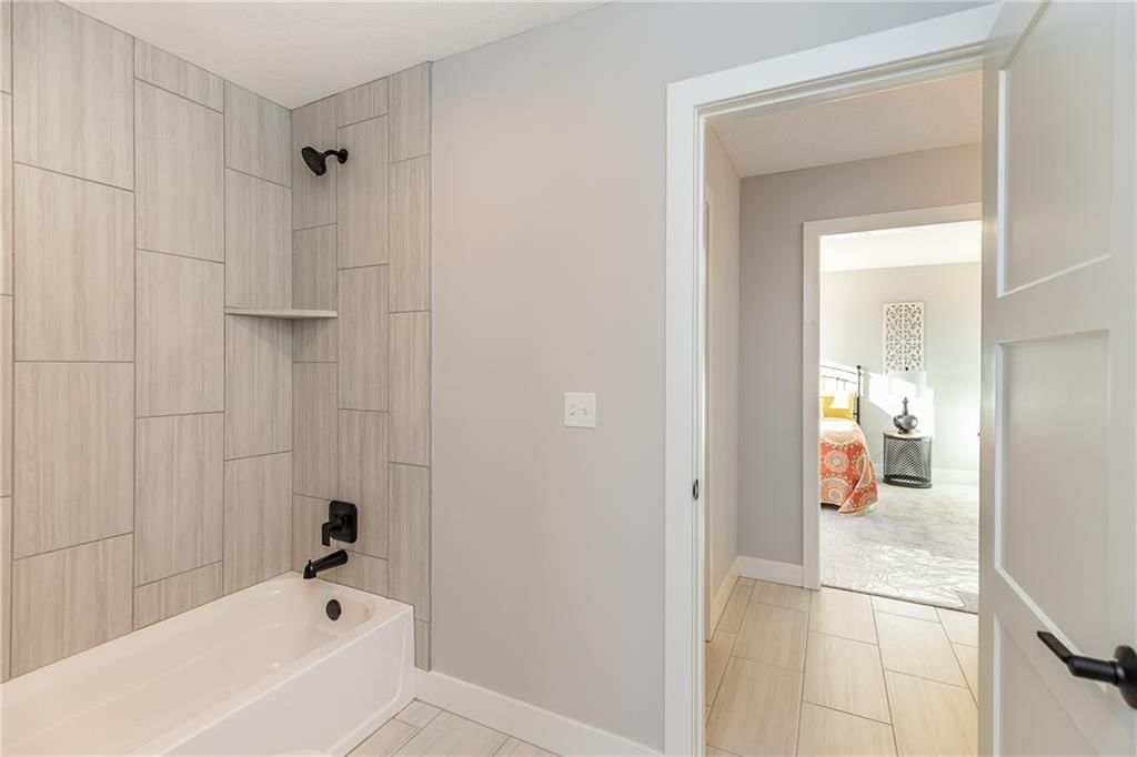 Photo 41 of 54 - 18500 Windsor Street