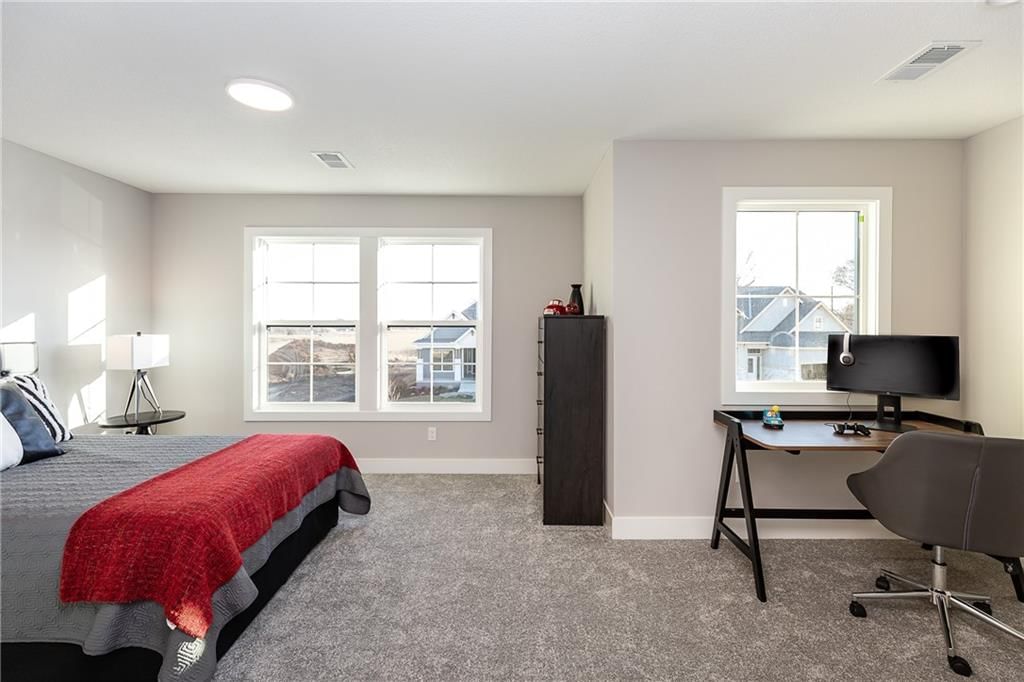 Photo 44 of 54 - 18500 Windsor Street
