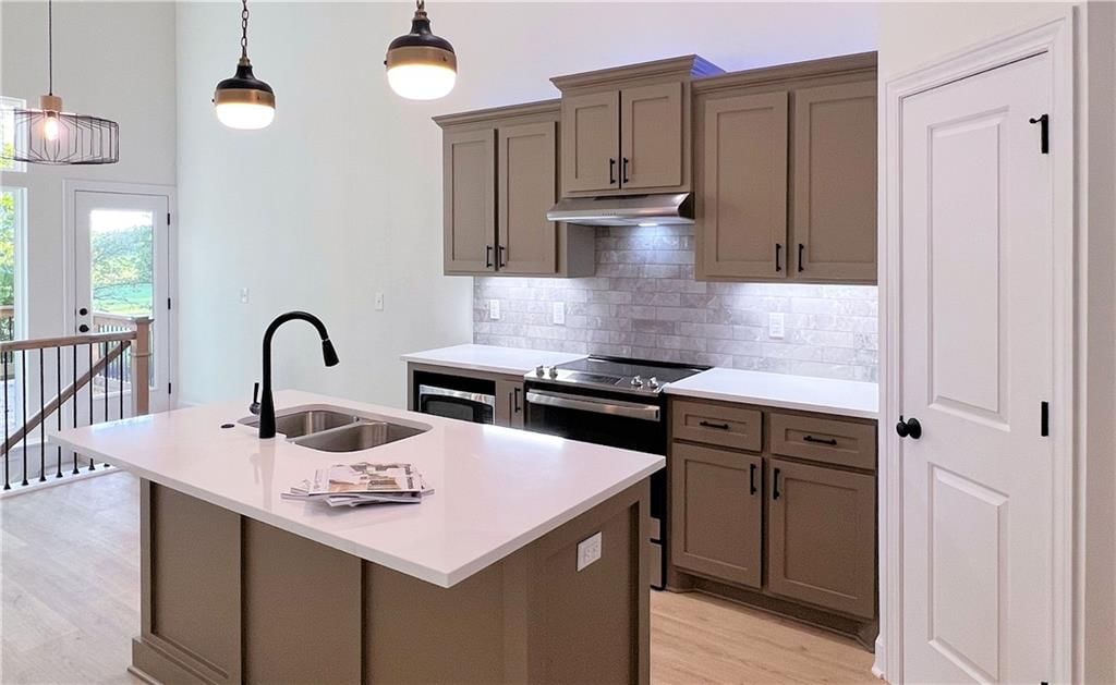 22408 W 76th Street — photo 8