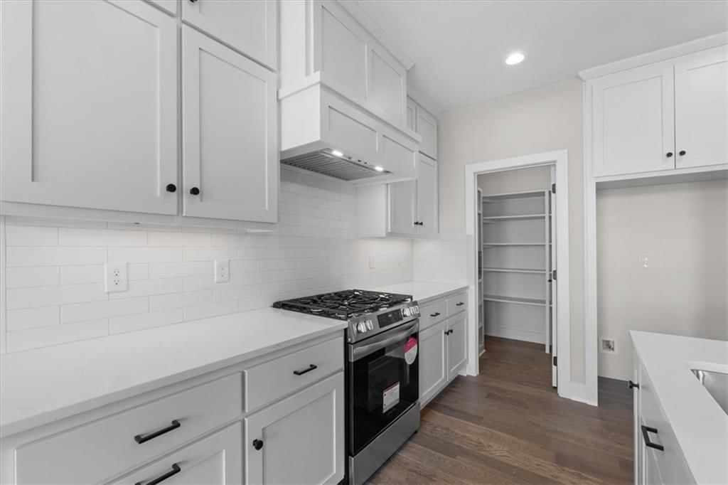 Photo 2 of 43 - 25031 W 94th Terrace
