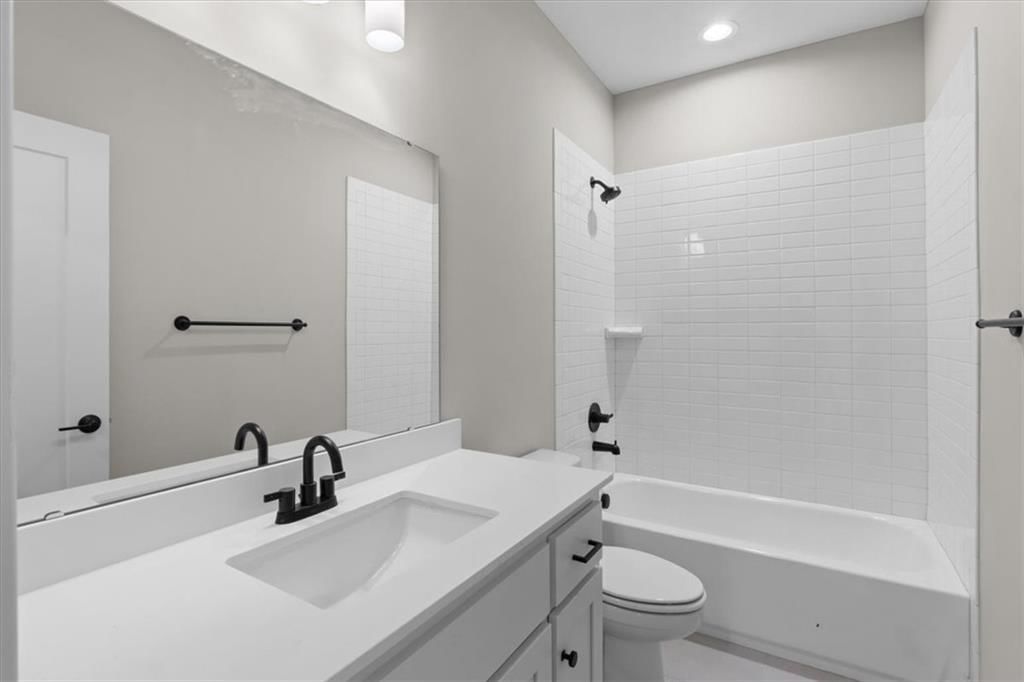 Photo 15 of 43 - 25031 W 94th Terrace