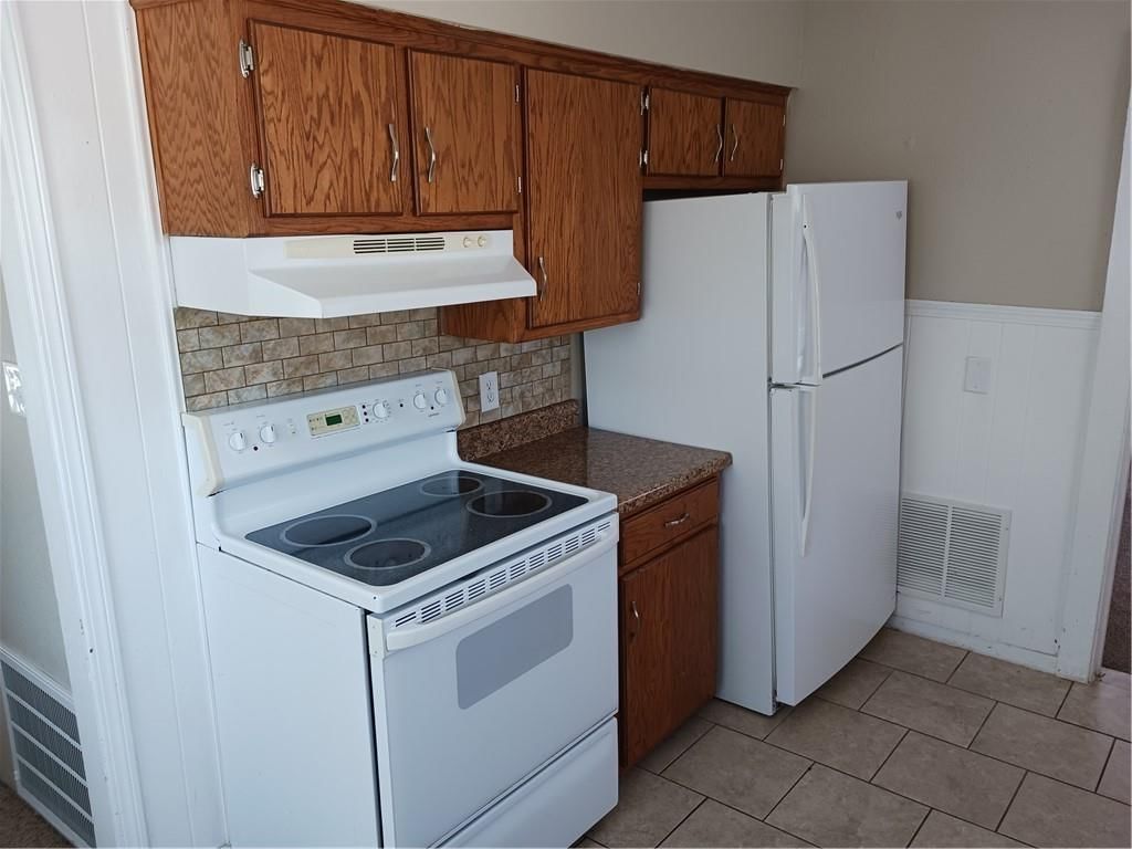 453 E Market Street — photo 2