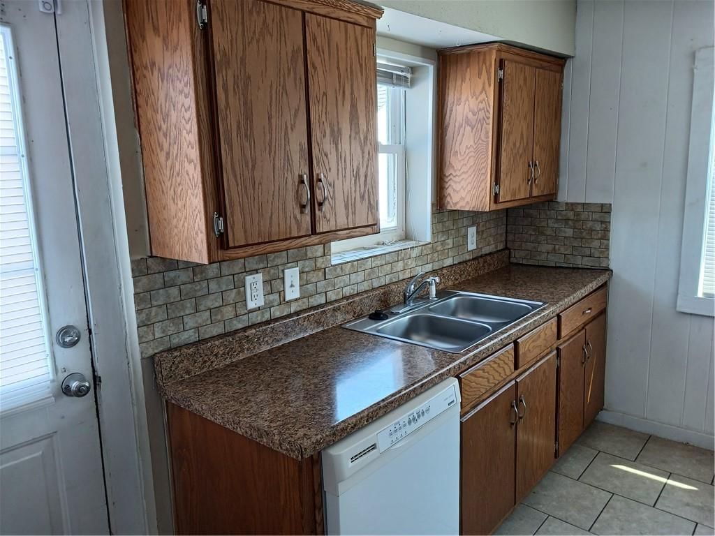 453 E Market Street — photo 3