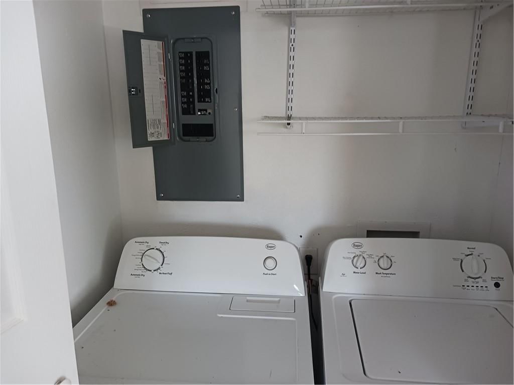 453 E Market Street — photo 11