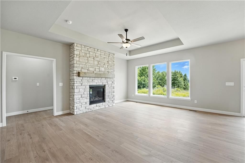 Photo 13 of 44 - 308 SW Hawthorne Court