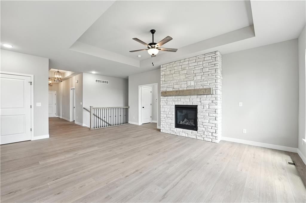 Photo 14 of 44 - 308 SW Hawthorne Court