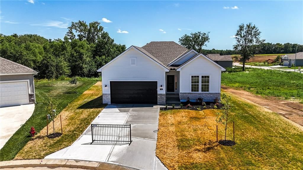 Photo 42 of 44 - 308 SW Hawthorne Court