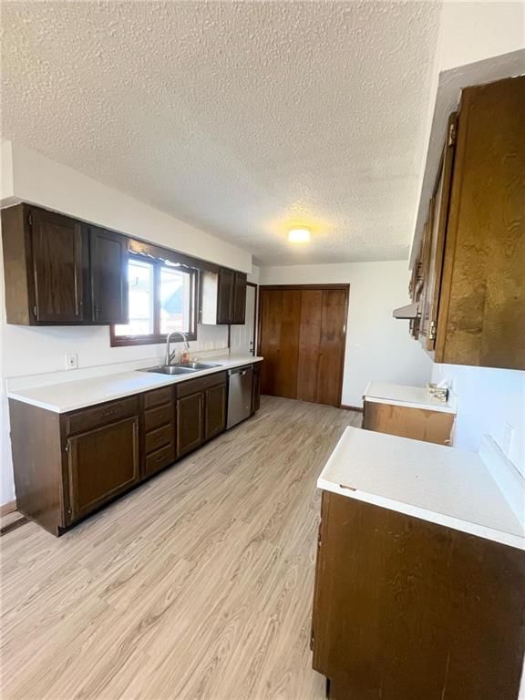 1010 Amos Street — photo 8