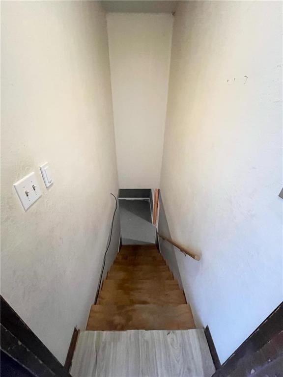 1010 Amos Street — photo 16