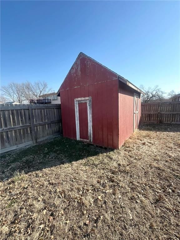 1010 Amos Street — photo 28