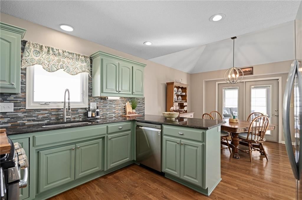 4725 Augusta Drive — photo 22