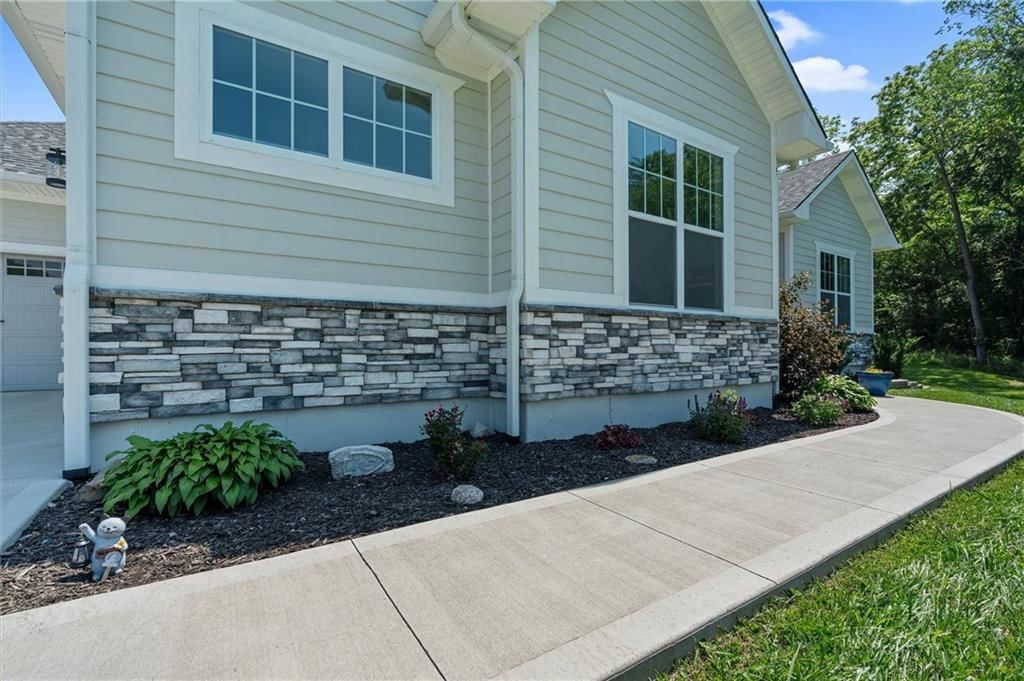 Photo 10 of 68 - 13723 Raliegh Lane