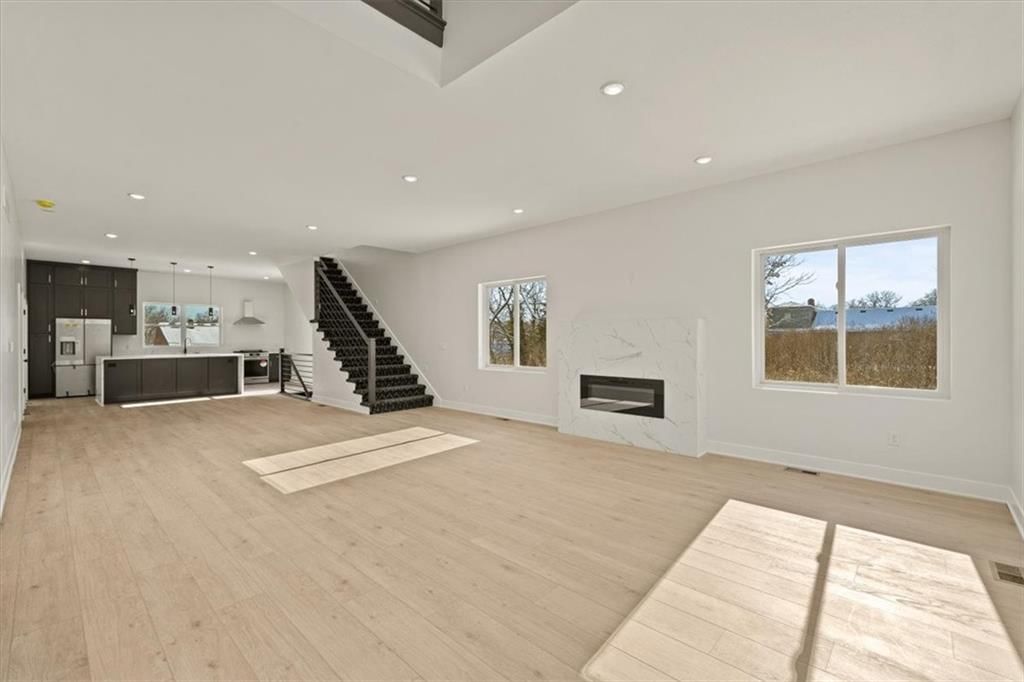 2111 Park Avenue — photo 3