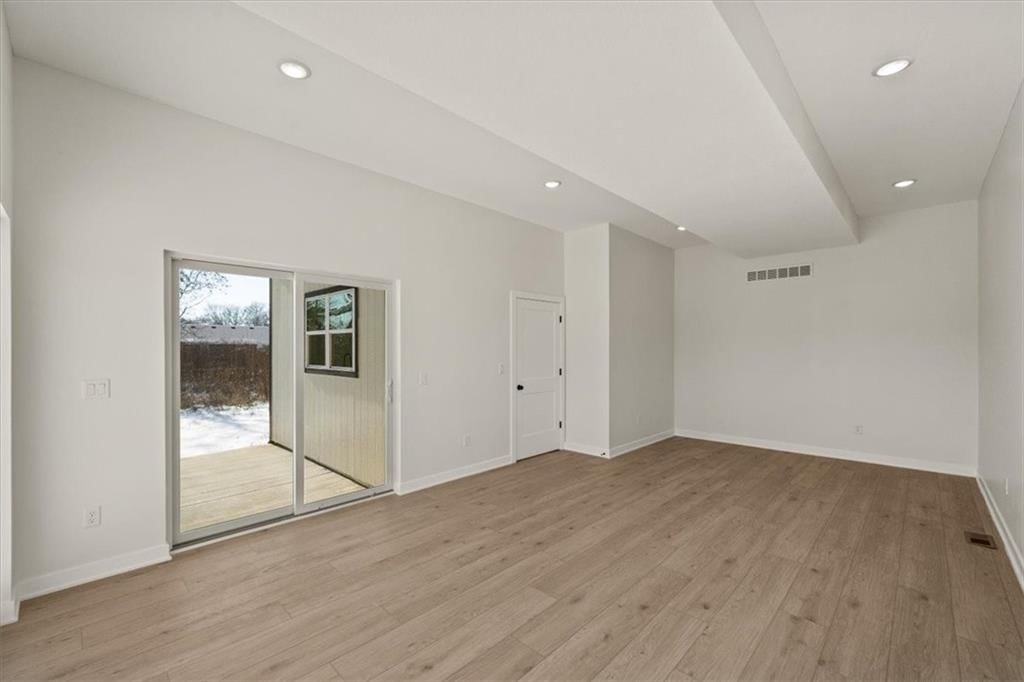 2111 Park Avenue — photo 9