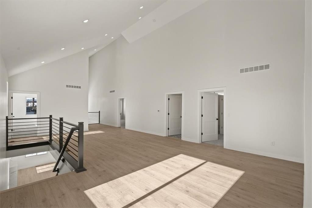 2111 Park Avenue — photo 11