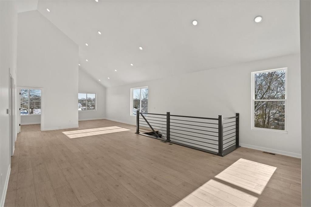 2111 Park Avenue — photo 12