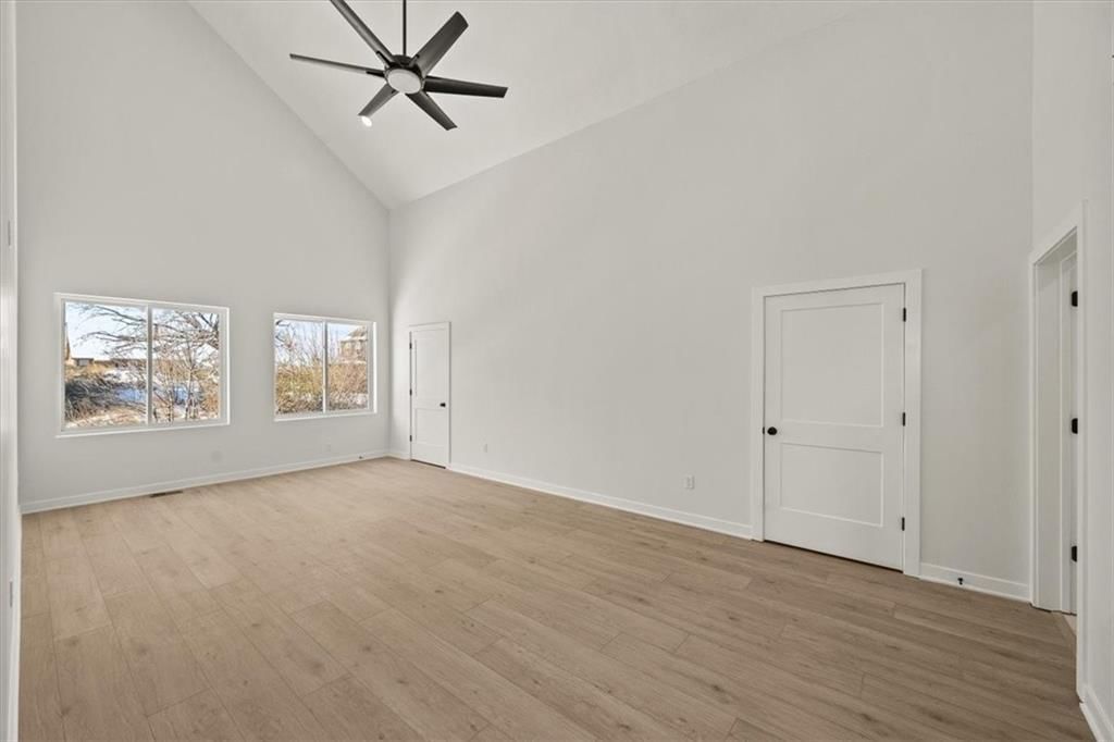 2111 Park Avenue — photo 13