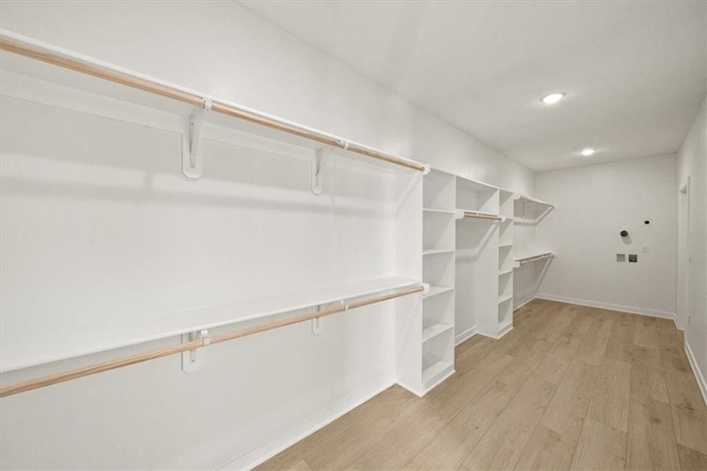 2111 Park Avenue — photo 16