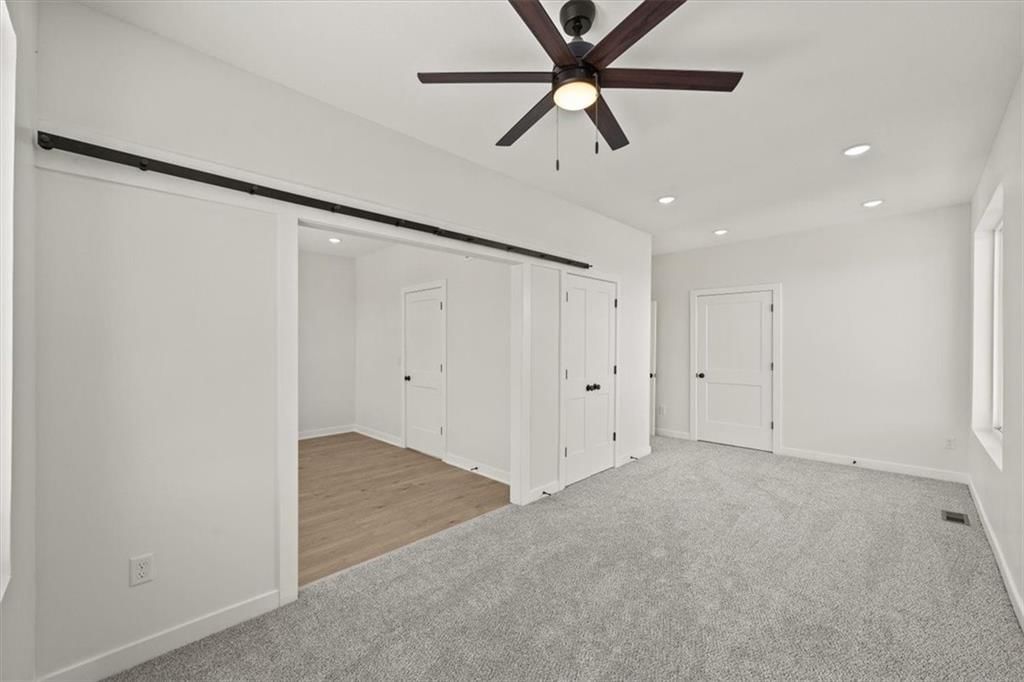 2111 Park Avenue — photo 21