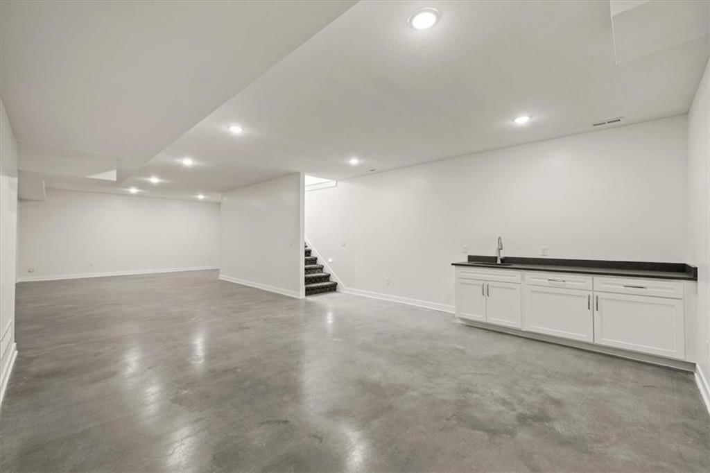 2111 Park Avenue — photo 23