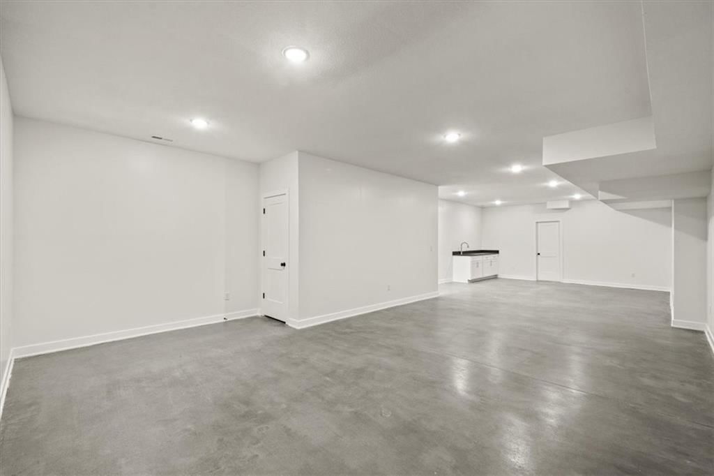 2111 Park Avenue — photo 24