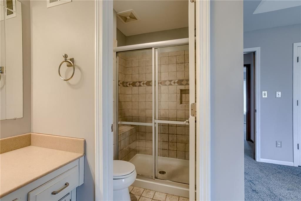 Photo 14 of 25 - 404 S Normandy Drive