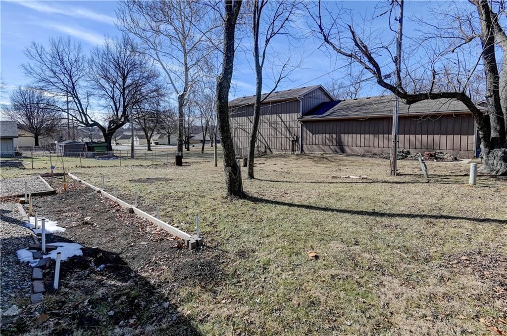 7208 N Park Avenue — photo 57
