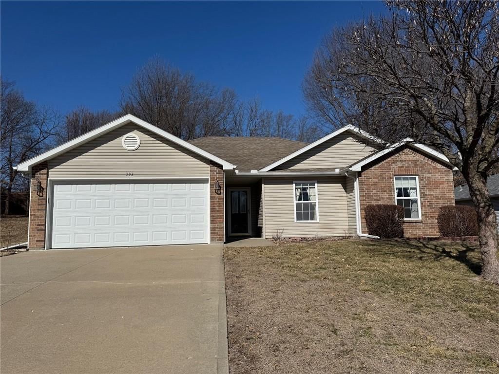 393 Hazelwood Drive — photo 2