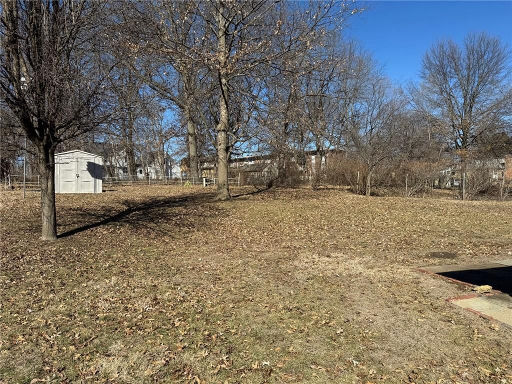 393 Hazelwood Drive — photo 3
