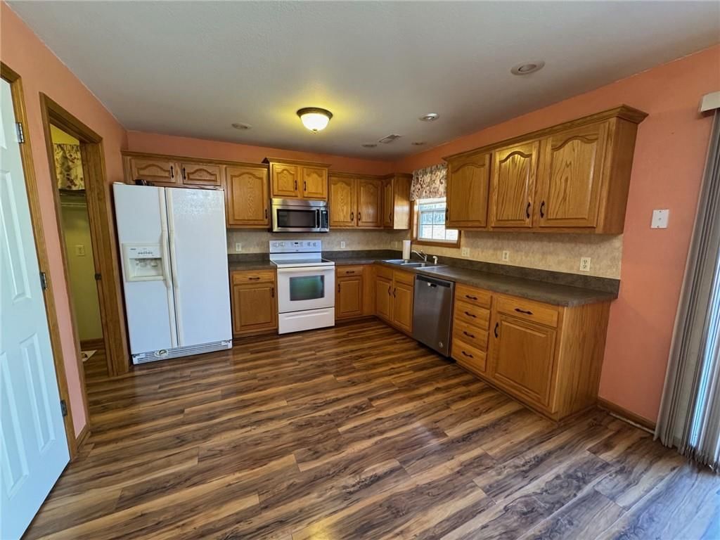 393 Hazelwood Drive — photo 19