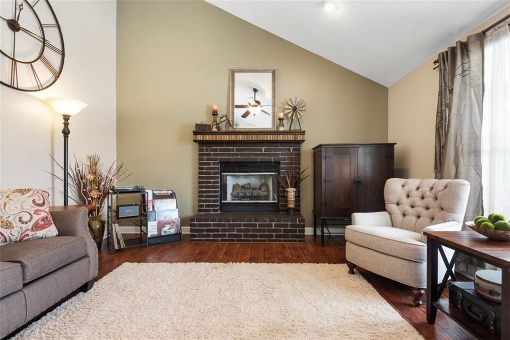 21400 OAKLEAF Drive — photo 8