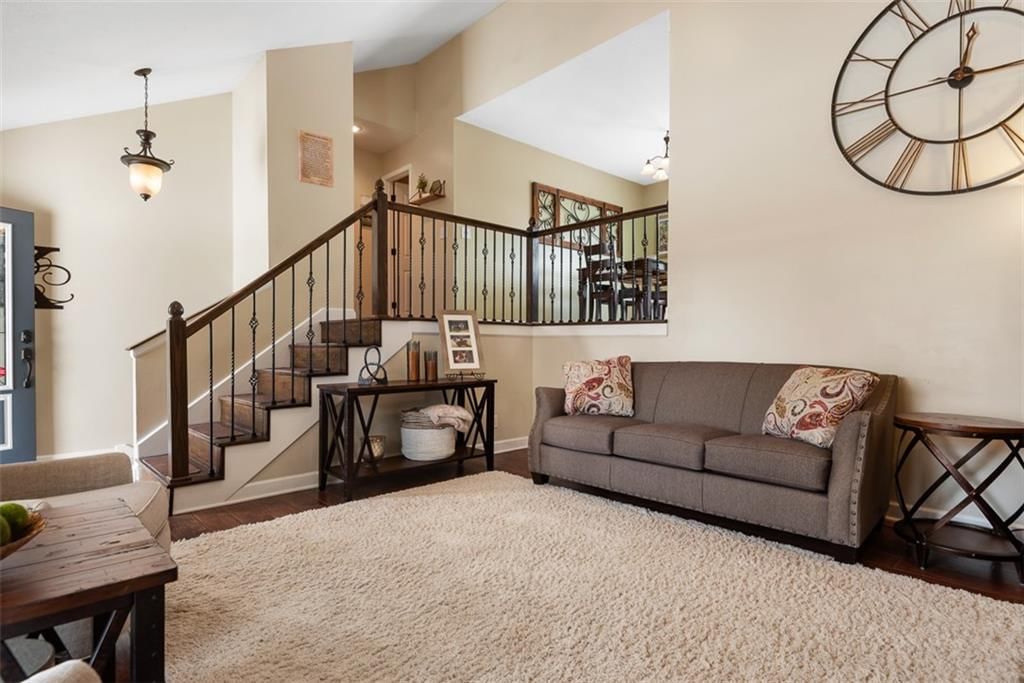 21400 OAKLEAF Drive — photo 10