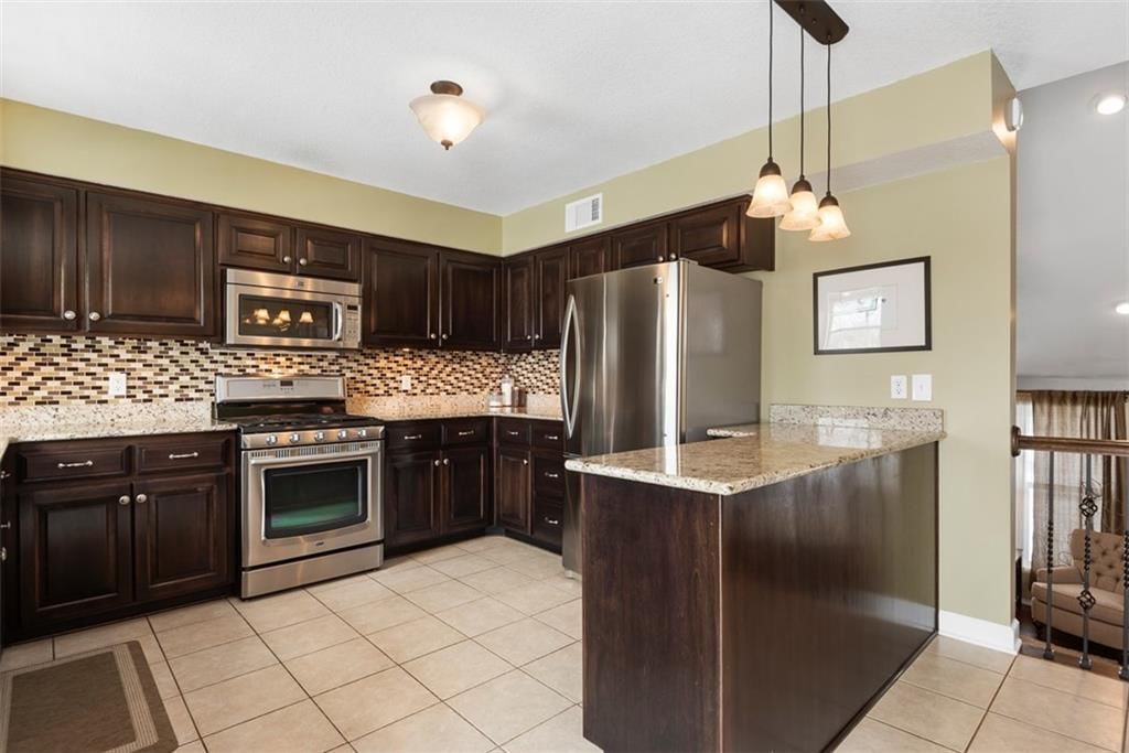 21400 OAKLEAF Drive — photo 12