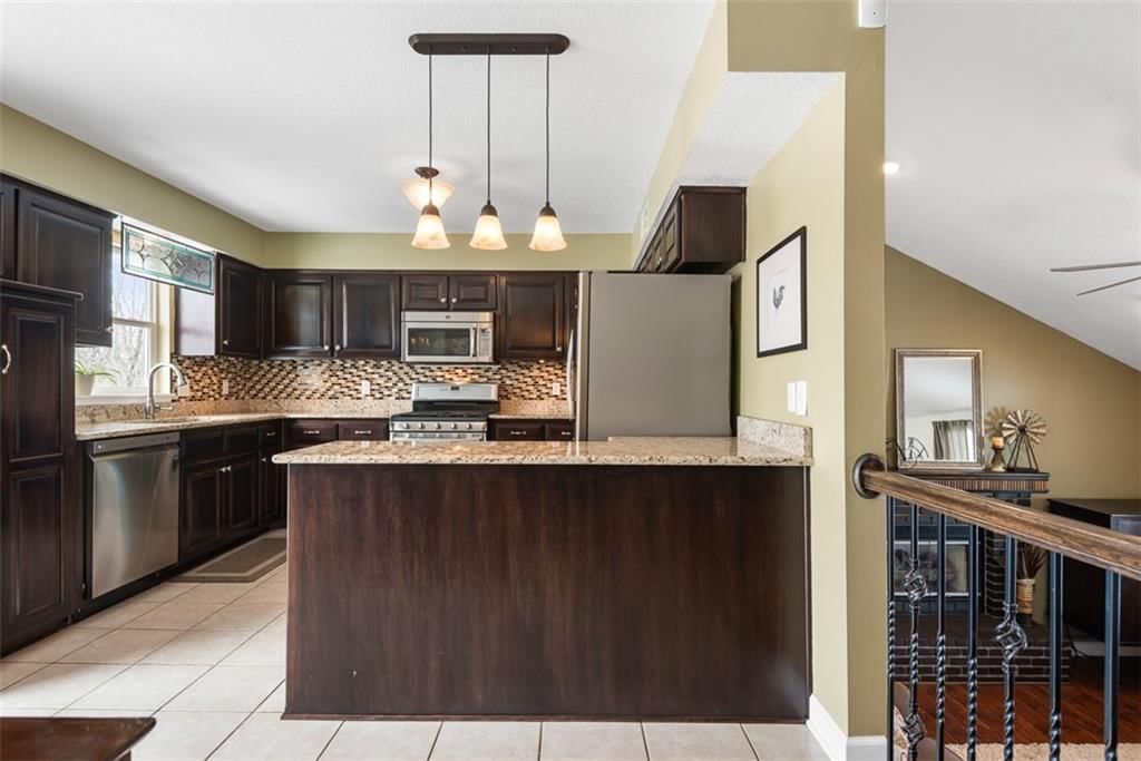 21400 OAKLEAF Drive — photo 13