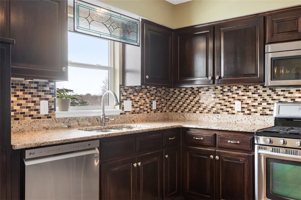 21400 OAKLEAF Drive — photo 14