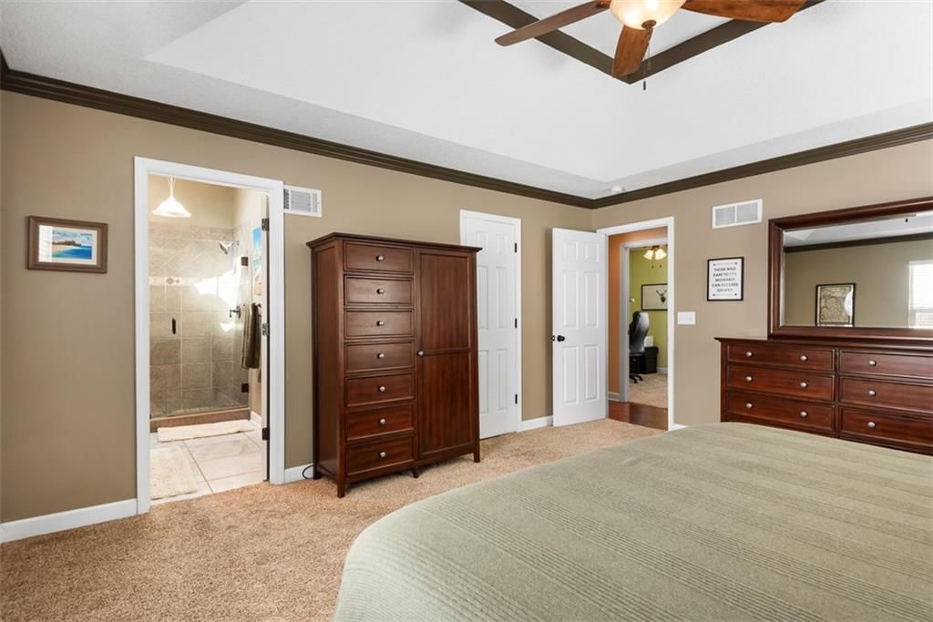 21400 OAKLEAF Drive — photo 19