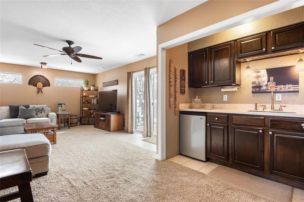 21400 OAKLEAF Drive — photo 24