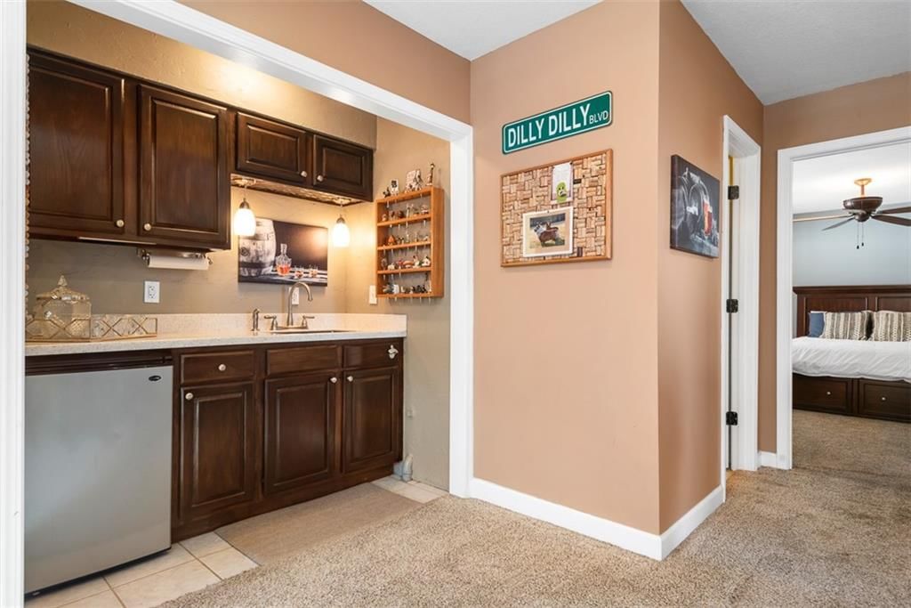 21400 OAKLEAF Drive — photo 27