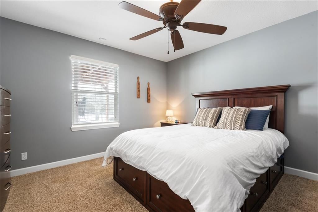 21400 OAKLEAF Drive — photo 30