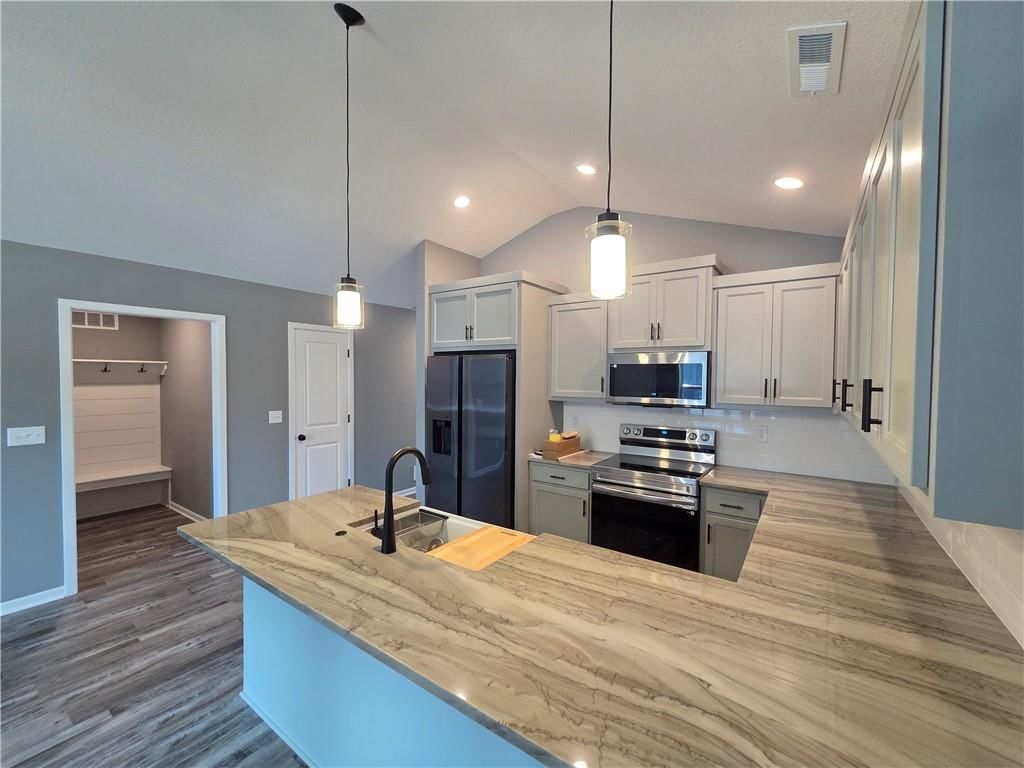 542 N Lexington Street — photo 5