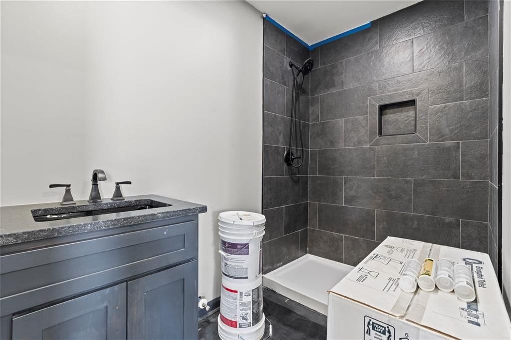 18323 Hollingsworth Road — photo 32