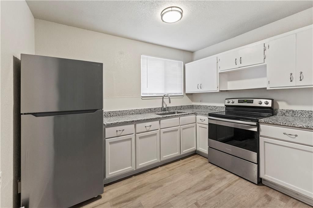 4520-4530 NW Brencrest Drive — photo 7