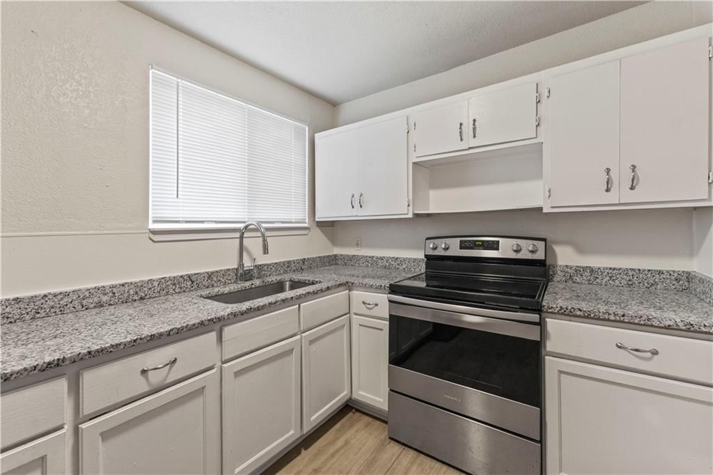 4520-4530 NW Brencrest Drive — photo 8