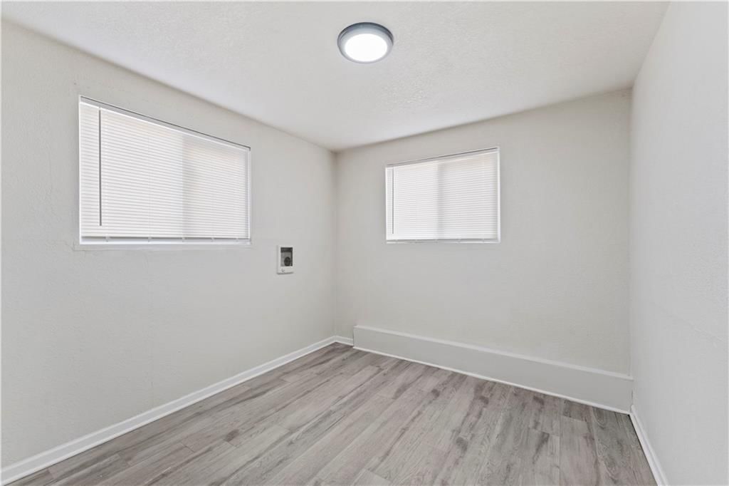 4520-4530 NW Brencrest Drive — photo 12