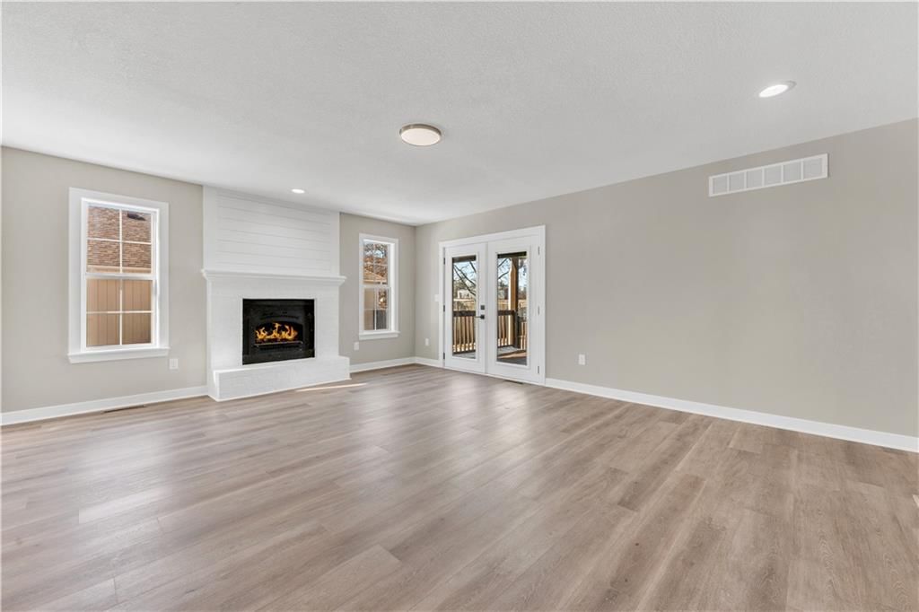 1597 Essex Drive — photo 30