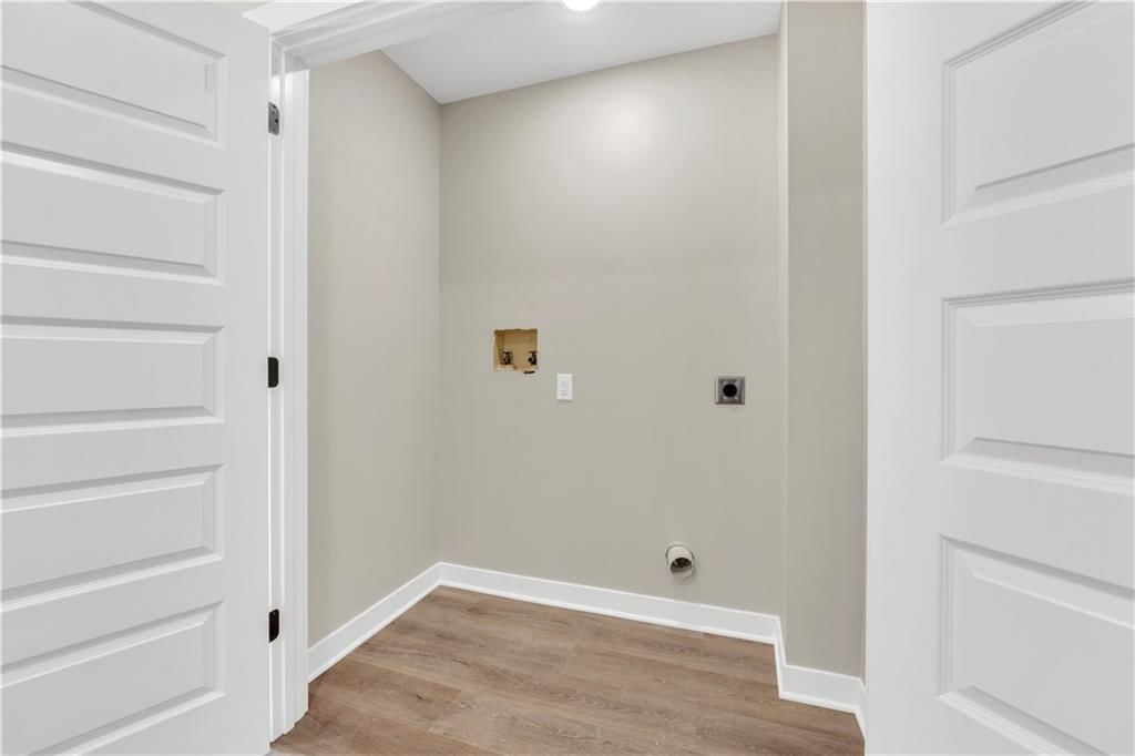 1597 Essex Drive — photo 36